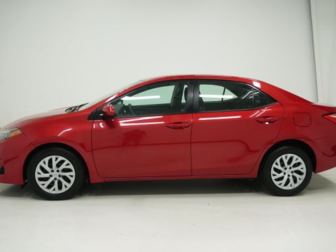 Used 2017 Toyota Corolla LE FWD image 7