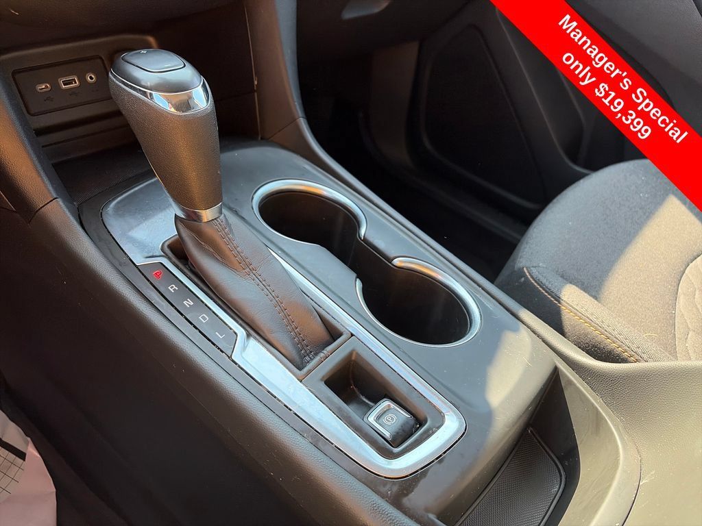Used 2021 Chevrolet Equinox LT FWD image 23