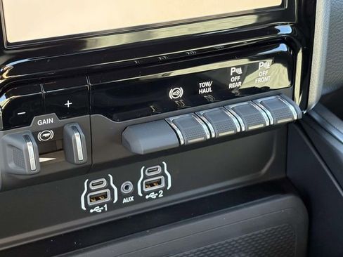 New 2025 RAM 2500 Big Horn image 30