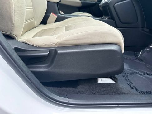 Used 2021 Honda CR-V EX image 14