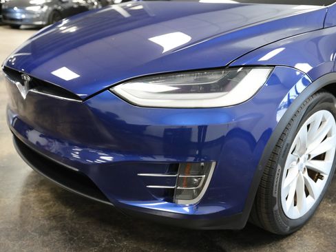 Used 2020 Tesla Model X AWD/4WD image 11