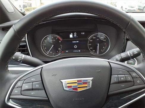 Certified 2025 Cadillac XT5 Premium Luxury image 26