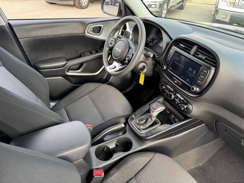 Used 2022 Kia Soul LX w/ Technology Package image 15