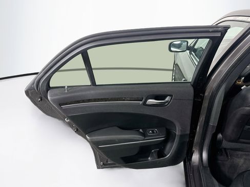 Used 2017 Chrysler 300 C RWD image 27