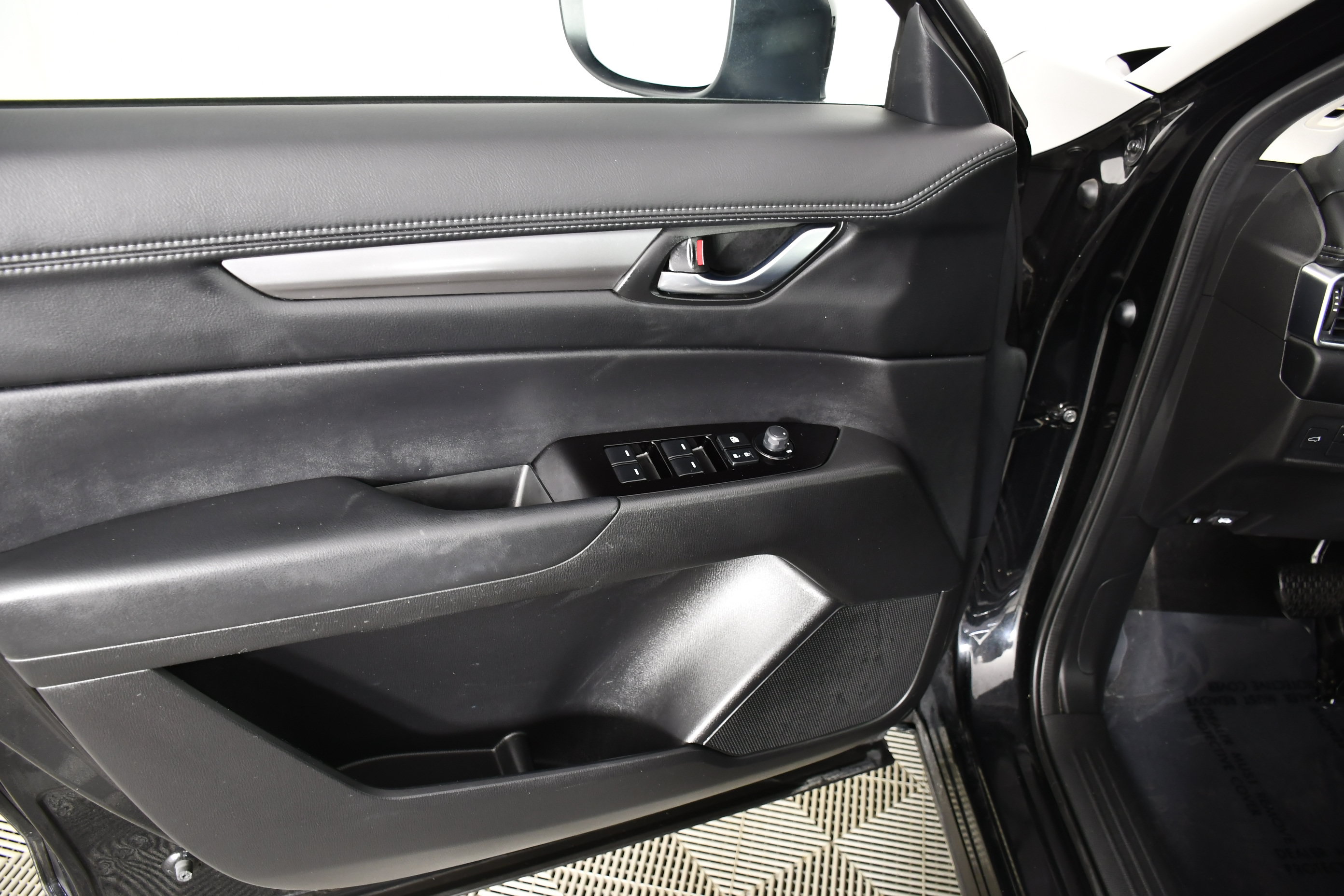 Used 2025 MAZDA CX-5 AWD 2.5 S w/ Preferred Package image 35