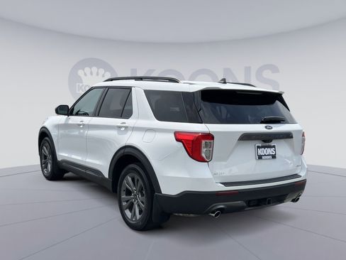 Used 2021 Ford Explorer XLT w/ Equipment Group 202A AWD/4WD image 14