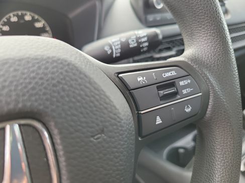 Used 2025 Honda HR-V LX image 24