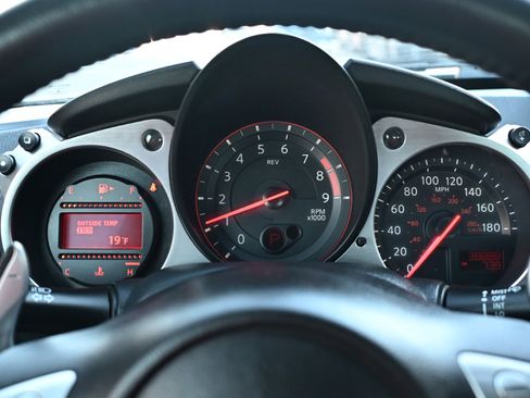 Used 2014 Nissan 370Z Touring w/ Sport Package image 13