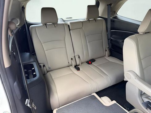 Used 2019 Honda Pilot Touring image 25