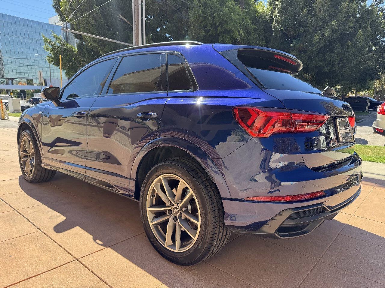 Used 2022 Audi Q3 2.0T Premium w/ Black Optic Sport Package AWD/4WD image 7