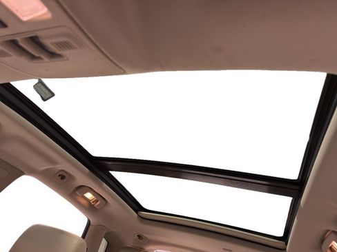 Used 2015 Cadillac SRX Luxury image 15