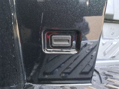 New 2025 GMC Hummer EV 2X w/ Extreme Off-Road Package image 14