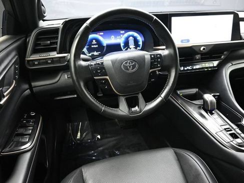Used 2024 Toyota Crown AWD/4WD image 12