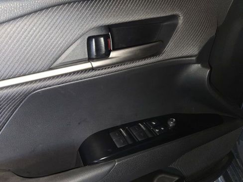 Used 2025 Toyota Camry SE image 13