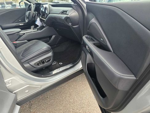 New 2026 Lexus TX 500h AWD image 10