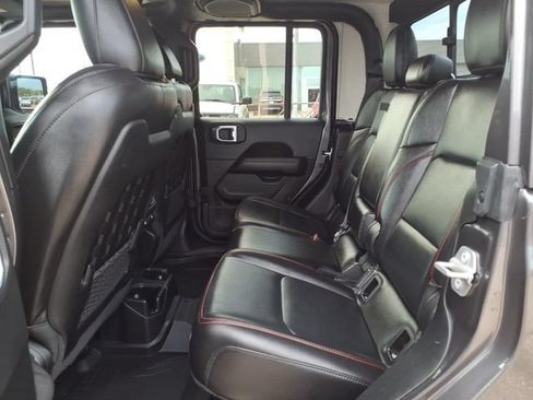 Used 2021 Jeep Gladiator Rubicon AWD/4WD image 9