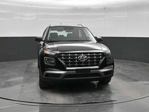 New 2026 Hyundai Venue SEL FWD image 2