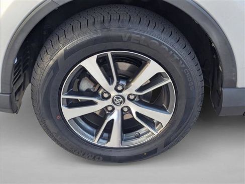 Used 2018 Toyota RAV4 XLE w/ Plus Extra Value Package FWD image 22