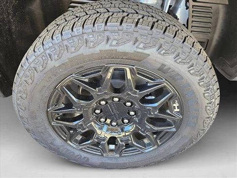 New 2025 GMC Hummer EV 3X w/ LPO, Dark Essentials Package image 10