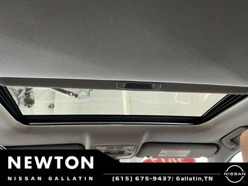 Used 2017 Toyota Highlander Limited FWD image 7