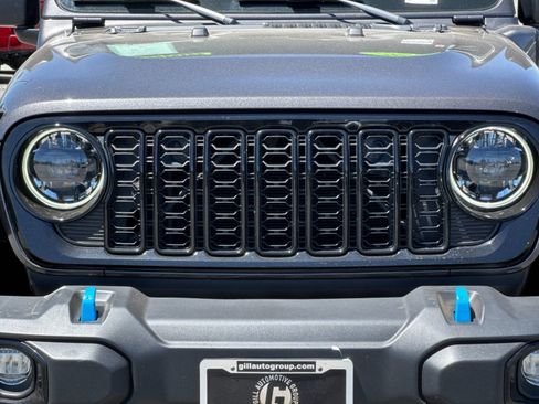Used 2024 Jeep Wrangler Unlimited AWD/4WD image 38