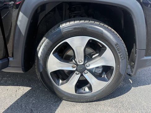 Used 2018 Jeep Compass Latitude AWD/4WD image 54