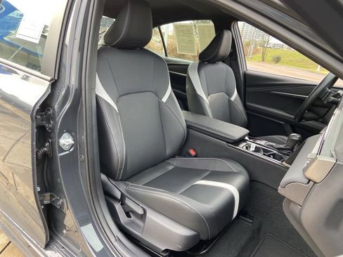 Used 2025 Toyota Camry SE image 19