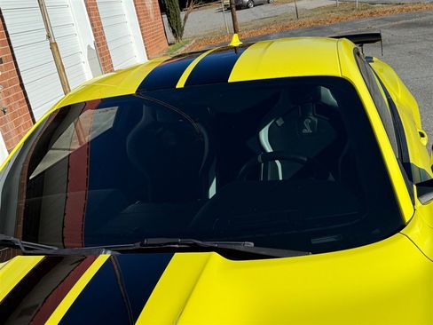 Used 2021 Ford Mustang Shelby GT500 w/ Carbon Fiber Track Pack image 16