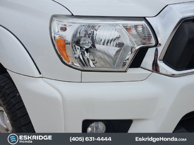 Used 2015 Toyota Tacoma 4x4 Access Cab V6 w/ TRD Off-Road Package image 9