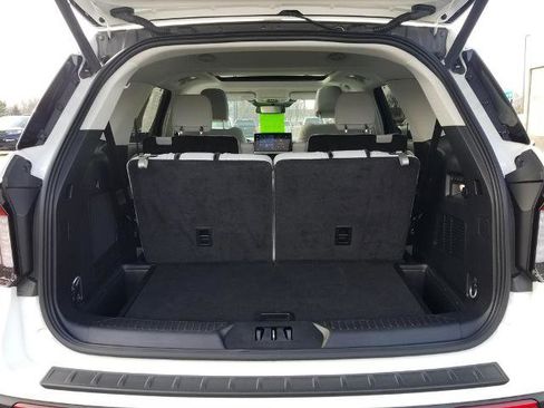 Certified 2025 Ford Explorer Platinum w/ Ultimate Package image 4