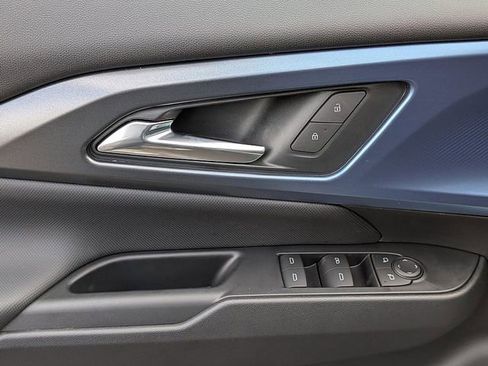 New 2026 Chevrolet Equinox EV LT image 19