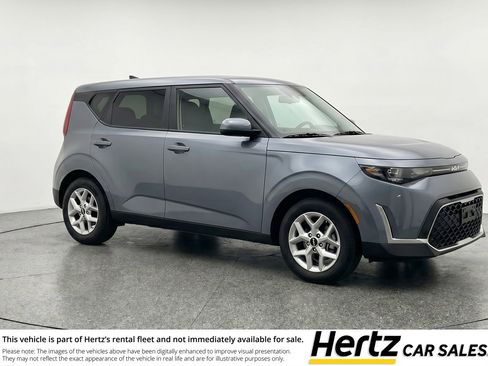Used 2025 Kia Soul LX w/ LX Technology Package FWD image 1