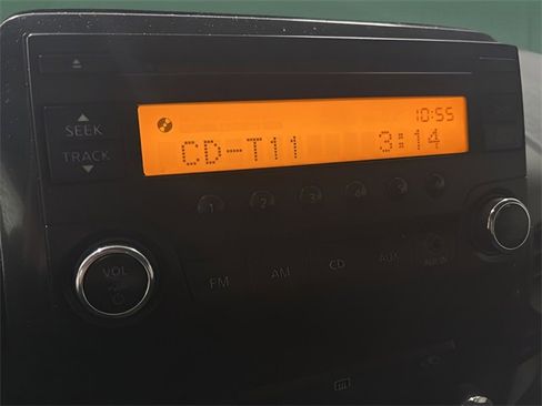 Used 2015 Nissan Titan SV image 18