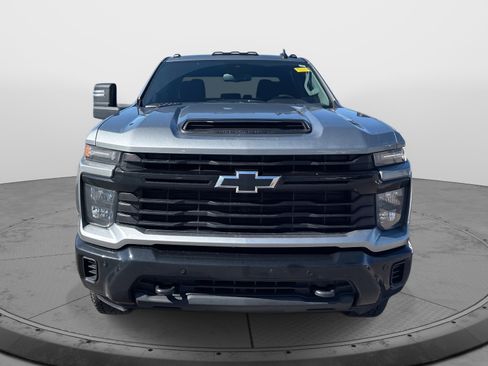 Used 2025 Chevrolet Silverado 2500 Custom w/ Custom Value Package image 3