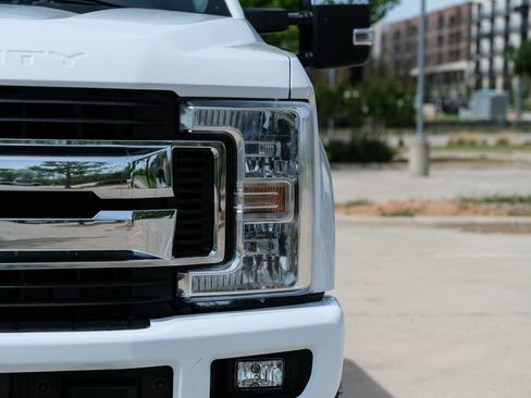 Used 2018 Ford F250 XLT image 4