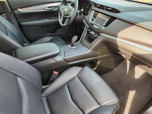 Used 2018 Cadillac XT5 Premium Luxury image 18