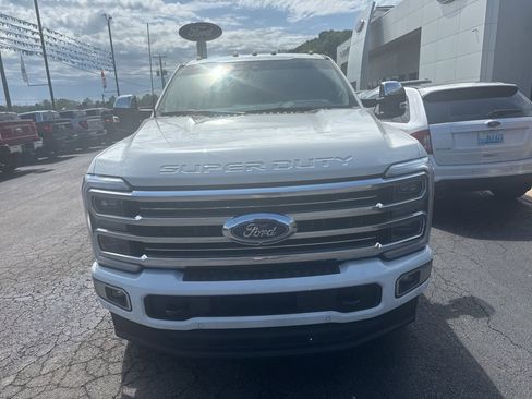 Used 2025 Ford F350 Platinum w/ Platinum Plus Package AWD/4WD image 3