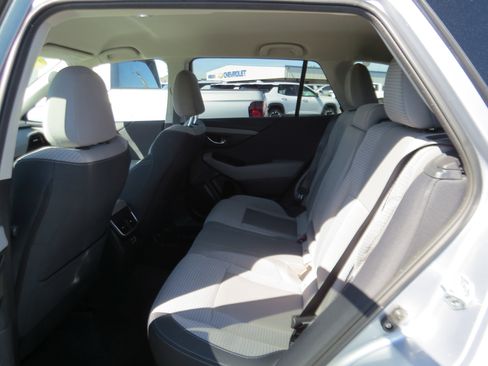 Used 2023 Subaru Outback Premium AWD/4WD image 11