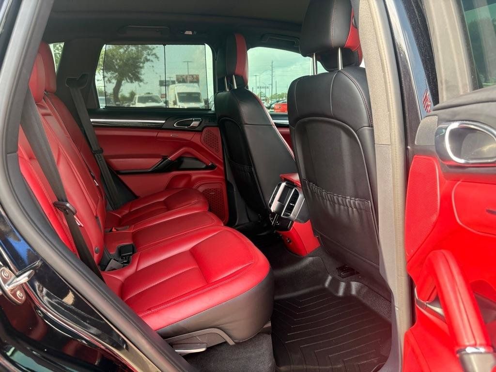 Used 2016 Porsche Cayenne S AWD/4WD image 12