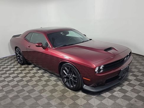 Used 2022 Dodge Challenger R/T w/ Driver Convenience Group RWD image 2