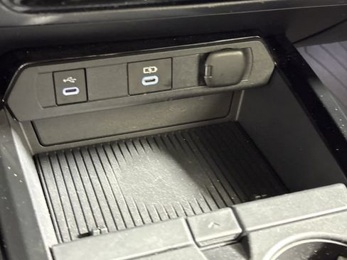 Used 2024 Toyota Prius Prime FWD image 41
