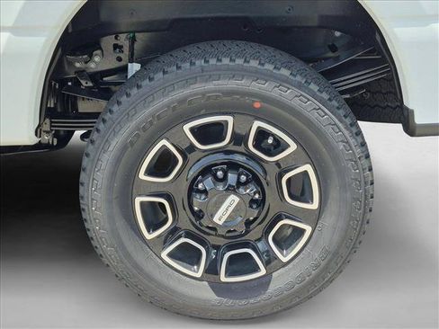 New 2026 Ford F250 Platinum AWD/4WD image 9