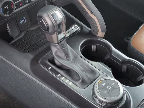Used 2024 Ford Bronco Outer Banks AWD/4WD image 30