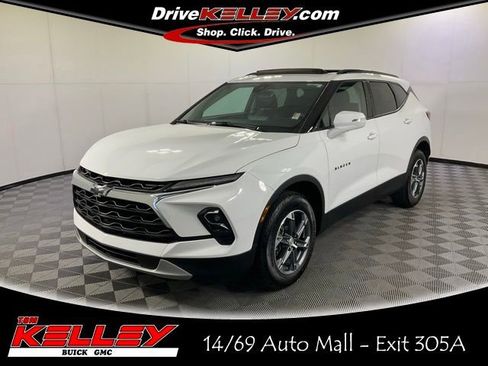 Used 2024 Chevrolet Blazer LT FWD image 1