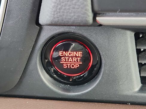 Certified 2024 Honda Pilot Elite image 24