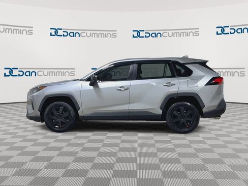 Used 2022 Toyota RAV4 LE AWD/4WD image 5