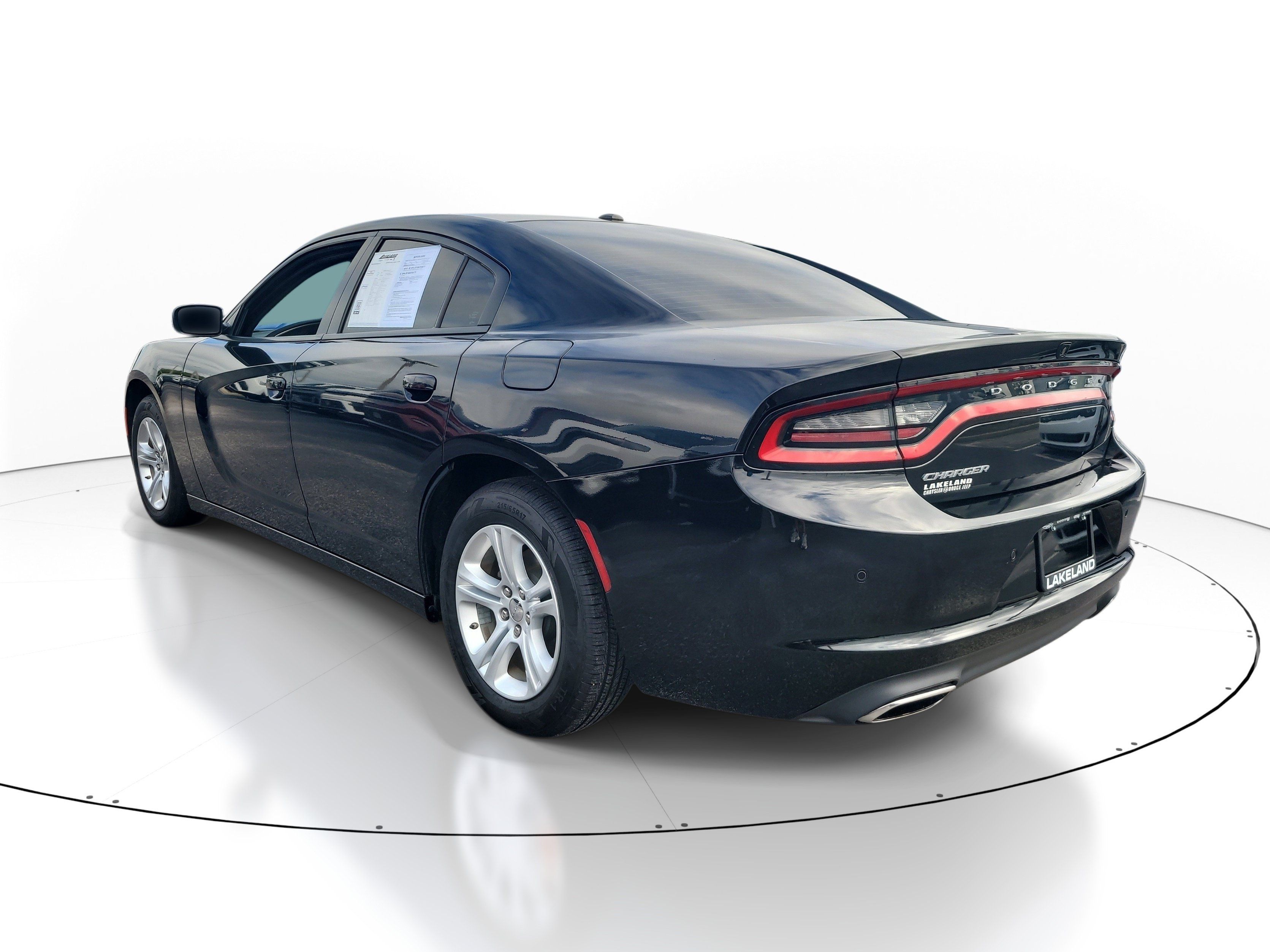 Used 2022 Dodge Charger SXT w/ Leather Interior Group RWD image 6