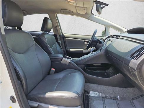 Used 2014 Toyota Prius Four FWD image 22