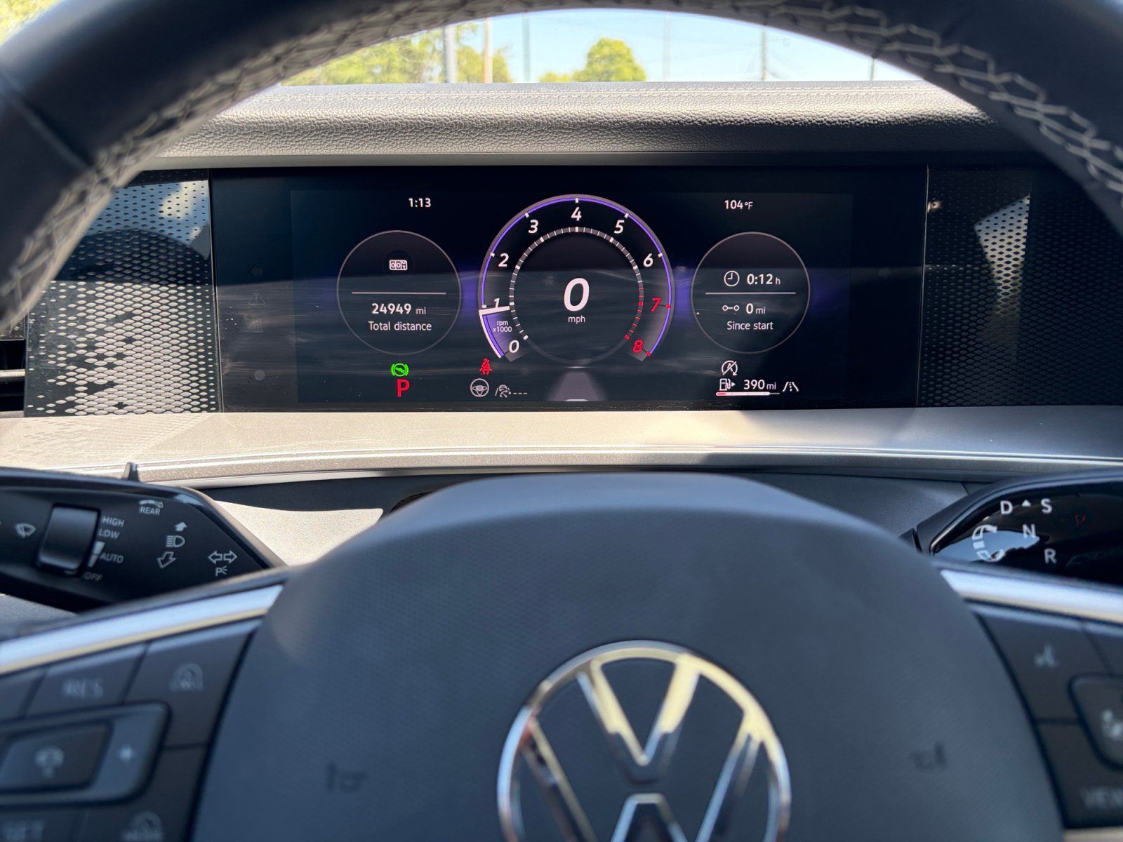 Certified 2025 Volkswagen Tiguan SE w/ Panoramic Sunroof Package AWD/4WD image 10