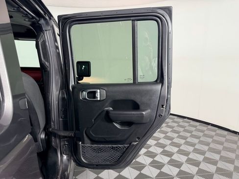 Used 2022 Jeep Wrangler Unlimited Rubicon AWD/4WD image 33